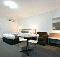 The Aberdeen Motel - Holiday Find