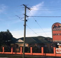 Across Country Motel  Svcd Apts - Holiday Find