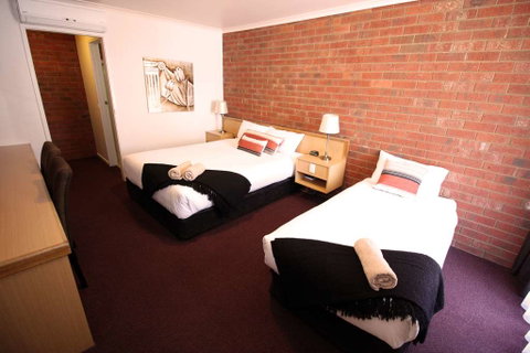 Pevensey Motor Lodge - Holiday Find 1
