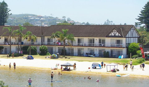 The Clan Lakeside Lodge - Holiday Find 0