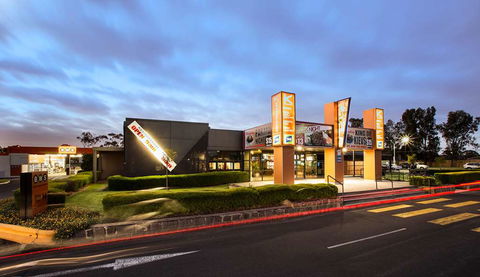 Nightcap At Keysborough Hotel - Holiday Find 0