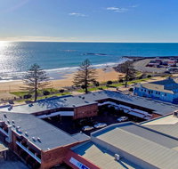 Beachfront Voyager Motor Inn - Holiday Find