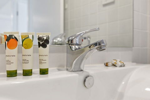 Astra Apartments Parramatta - Holiday Find 1