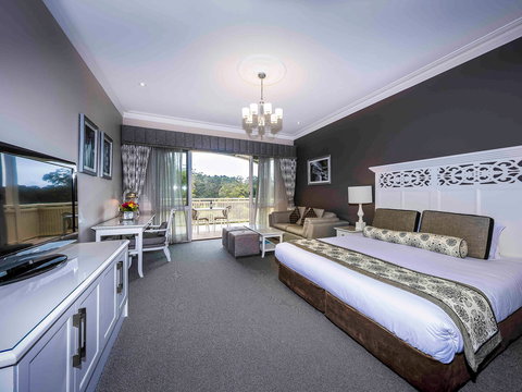 Grand Mercure Basildene Manor - Holiday Find 7