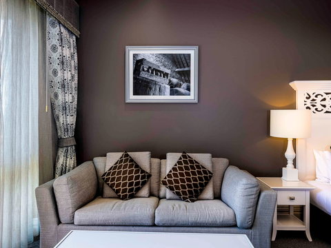 Grand Mercure Basildene Manor - Holiday Find 11