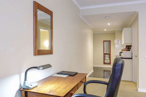 Lake Inn Ballarat - Holiday Find 10