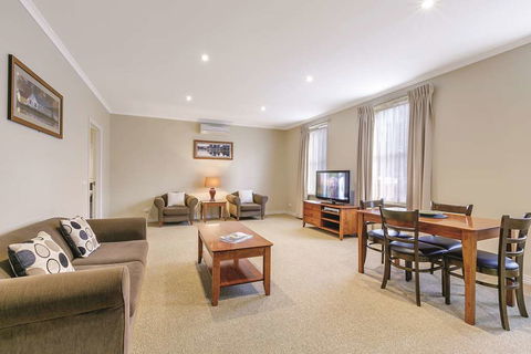 Lake Inn Ballarat - Holiday Find 11