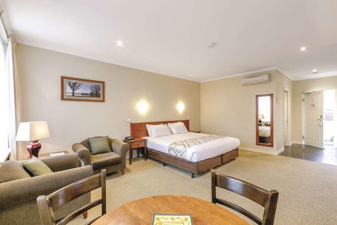 Lake Inn Ballarat - Holiday Find 14