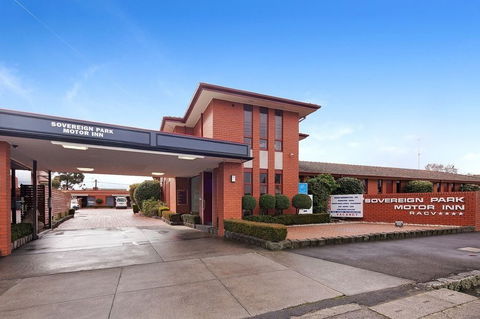 Sovereign Park Motor Inn - Holiday Find 0