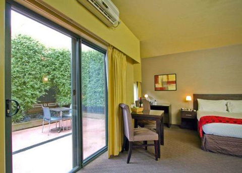Comfort Inn & Suites City Views - Holiday Find 3