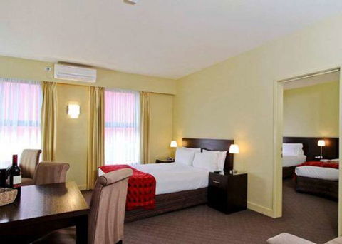 Comfort Inn & Suites City Views - Holiday Find 4