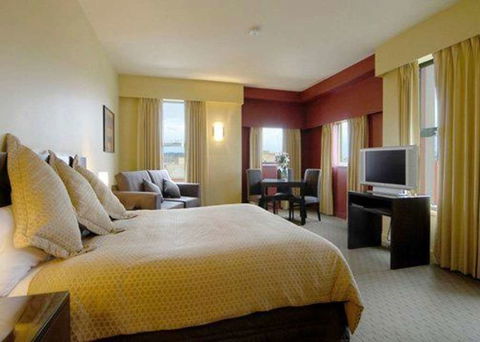Comfort Inn & Suites City Views - Holiday Find 9