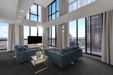 Meriton Suites Pitt Street - Holiday Find 1