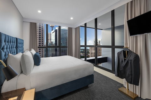 Meriton Suites Pitt Street - Holiday Find 2