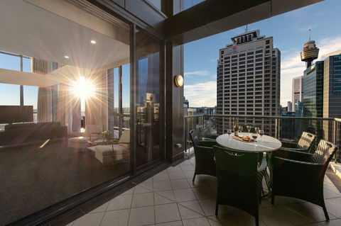 Meriton Suites Pitt Street - Holiday Find 4