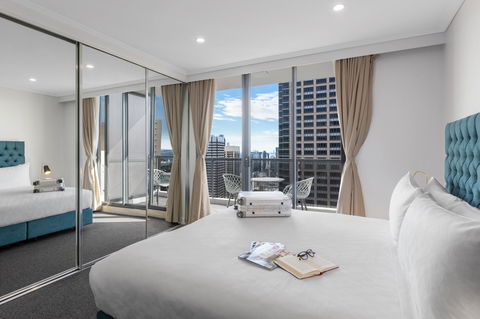 Meriton Suites Pitt Street - Holiday Find 13