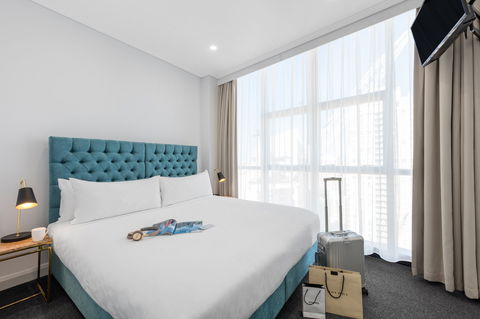 Meriton Suites Pitt Street - Holiday Find 16