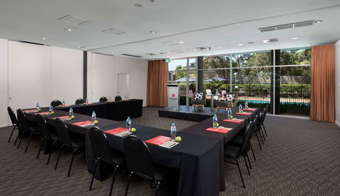 Rydges Bankstown - Holiday Find 6