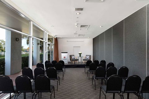 Rydges Bankstown - Holiday Find 7