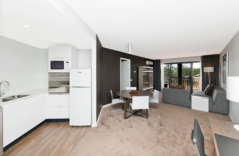 Astra Apartments The Griffin - Holiday Find 7
