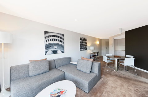 Astra Apartments The Griffin - Holiday Find 11