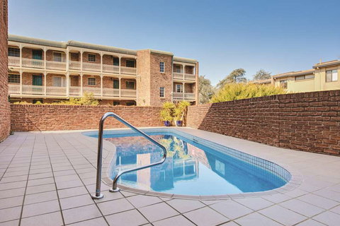 Adina Serviced Apts Canberra Kingston - Holiday Find 11