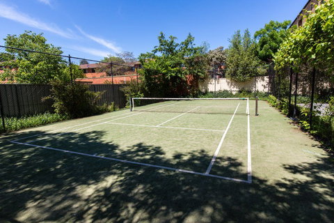 Kingston Terrace Serviced Apartments - Holiday Find 4