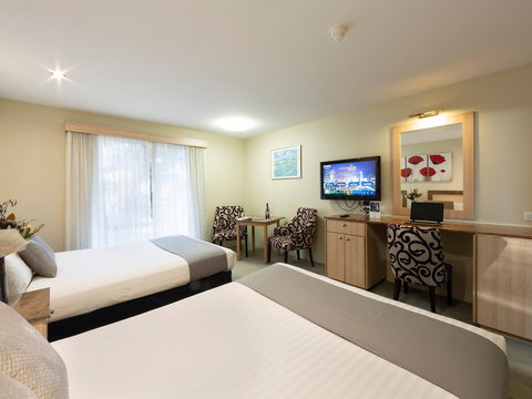 Ibis Styles Canberra - Holiday Find 4