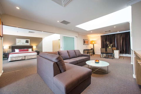 Ramada Hotel & Suites Sydney Cabramatta - Holiday Find 6