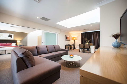 Ramada Hotel & Suites Sydney Cabramatta - Holiday Find 7