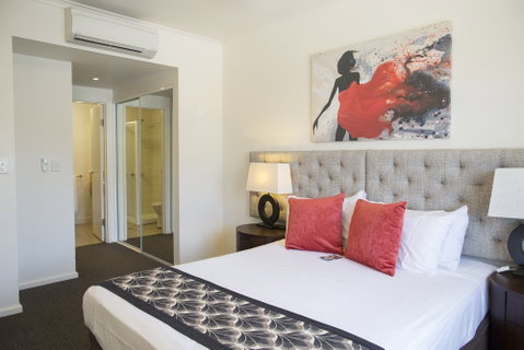 Metro Advance Apartments & Hotel - Holiday Find 7