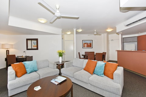 Metro Advance Apartments & Hotel - Holiday Find 8