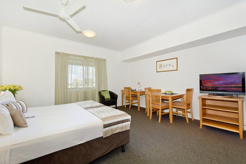 Metro Advance Apartments & Hotel - Holiday Find 12