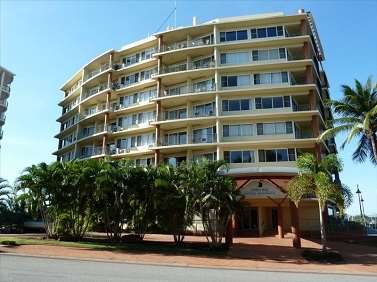 Cullen Bay Resorts - Holiday Find 8