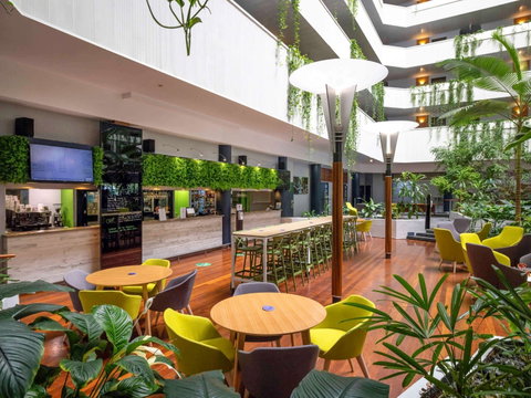 Novotel Darwin Atrium - Holiday Find 3
