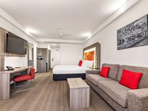 Novotel Darwin Atrium - Holiday Find 5