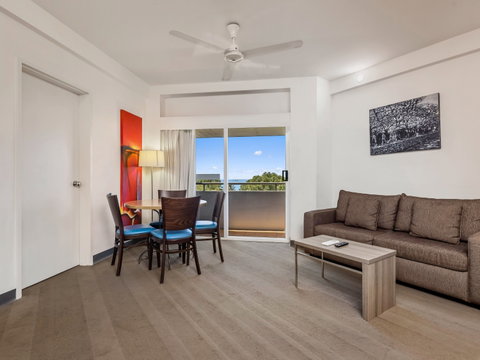 Novotel Darwin Atrium - Holiday Find 6