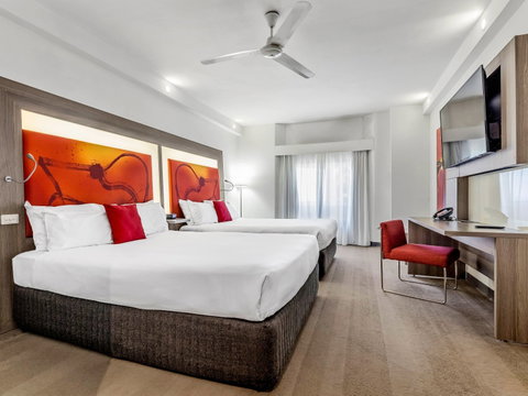 Novotel Darwin Atrium - Holiday Find 7