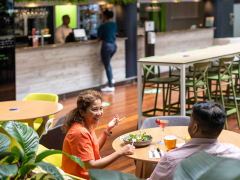 Novotel Darwin Atrium - Holiday Find 13