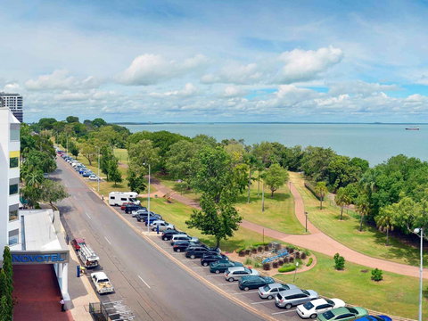 Novotel Darwin Atrium - Holiday Find 17