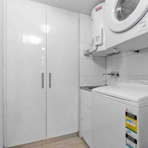 H on Mitchell Apartment Hotel - Holiday Find 13