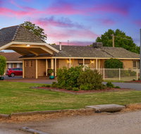 Stagecoach Motel - Holiday Find