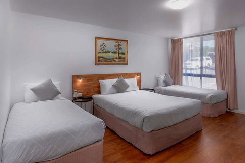 Econo Lodge Lilydale - Holiday Find 0