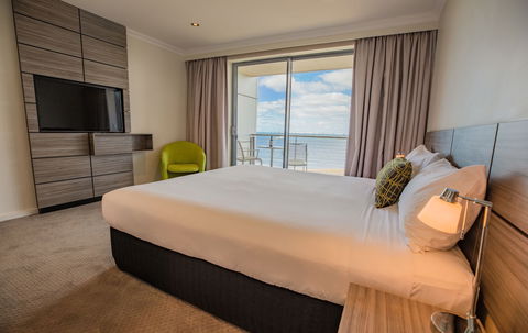 Aurora Ozone Hotel - Holiday Find 2