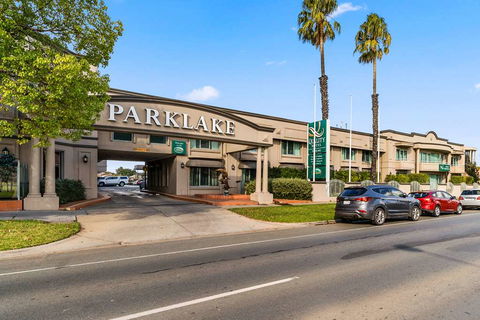 Quality Hotel Parklake Shepparton - Holiday Find 1