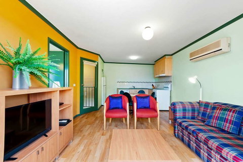 Comfort Inn & Suites Emmanuel - Holiday Find 1