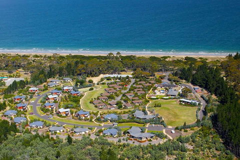 Club Wyndham Seven Mile Beach-Trademark - Holiday Find 0
