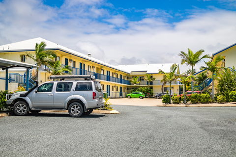 Mackay Seabreeze Apartments - Holiday Find 0