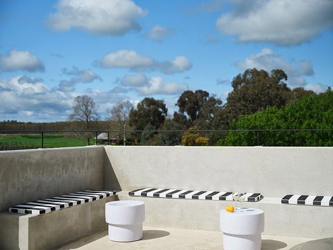 Lindenwarrah Hotel - Holiday Find 0