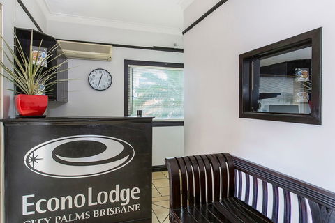 Econo Lodge City Palms Brisbane - Holiday Find 1